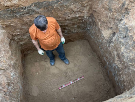 Септик под ключ — монтаж корпуса в подготовленный котлован